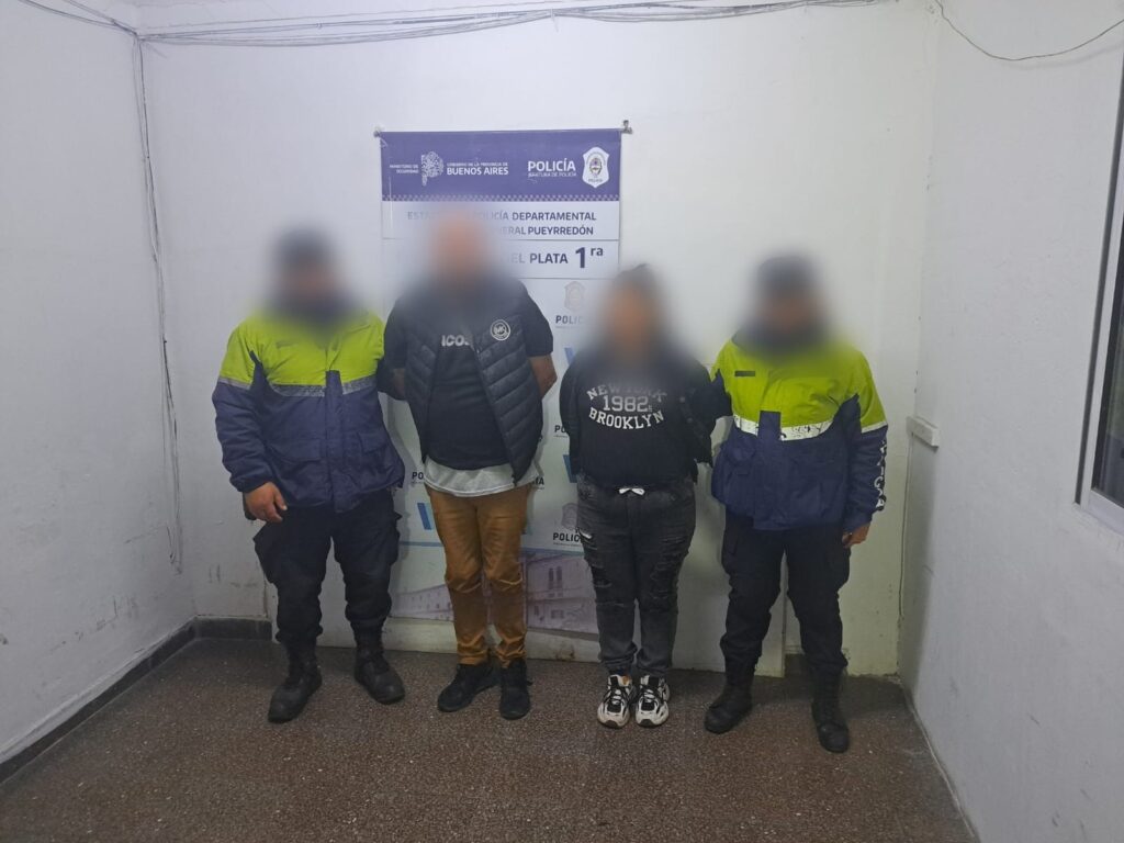 Robaron una billetera a una clienta de Manolo y terminaron aprehendidos: ambos tienen antecedentes