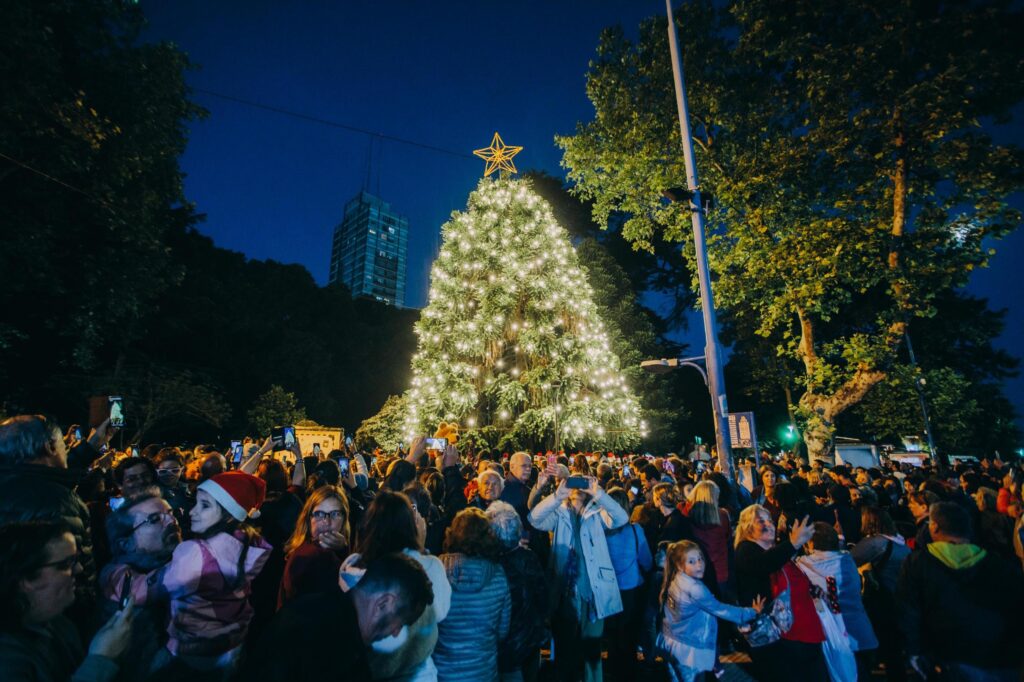 Se viene el encendido del árbol navideño con música, Papá Noel y actividades para toda la familia