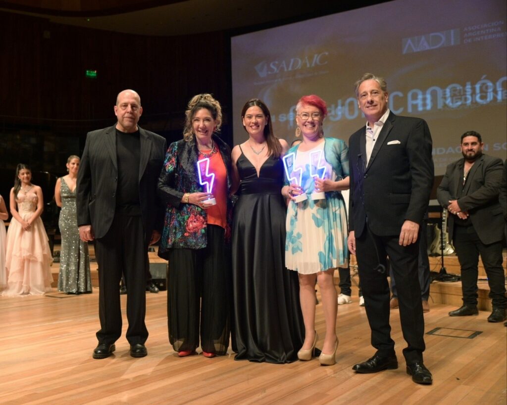 El Festival de la Canción Argentina tuvo como grandes ganadoras a dos marplatenses