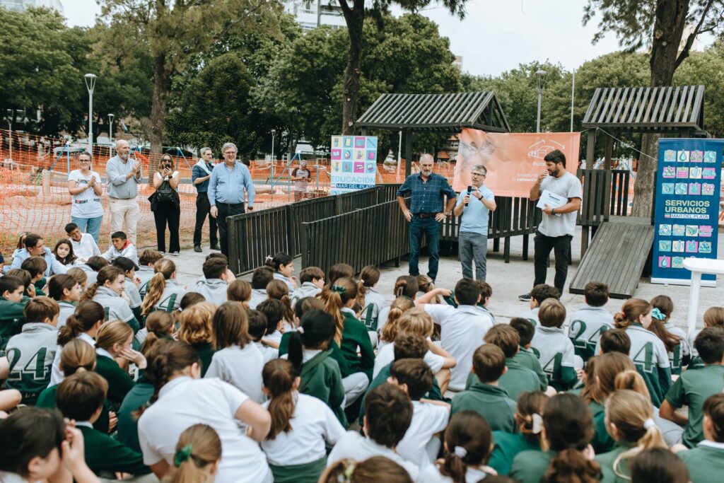 Más de 150 alumnos de sexto año fabricaron un juego inclusivo