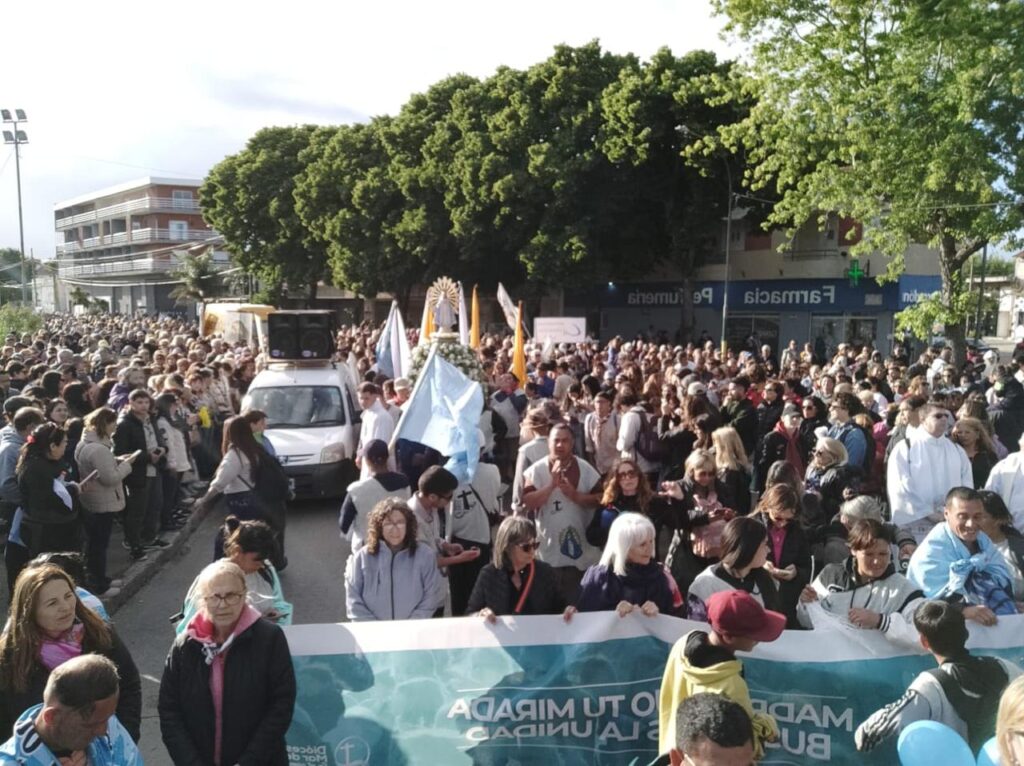 Una multitudinaria Marcha de la Esperanza llenó de alegría y fe las calles de Mar del Plata
