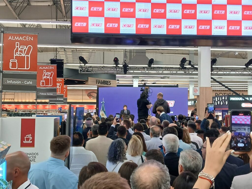 Milei, presente en Mar del Plata en la inauguración de Coto: «Los empresarios son héroes»