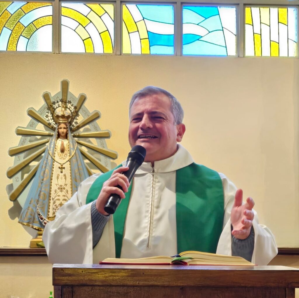 Asume el nuevo párroco de la Iglesia Catedral