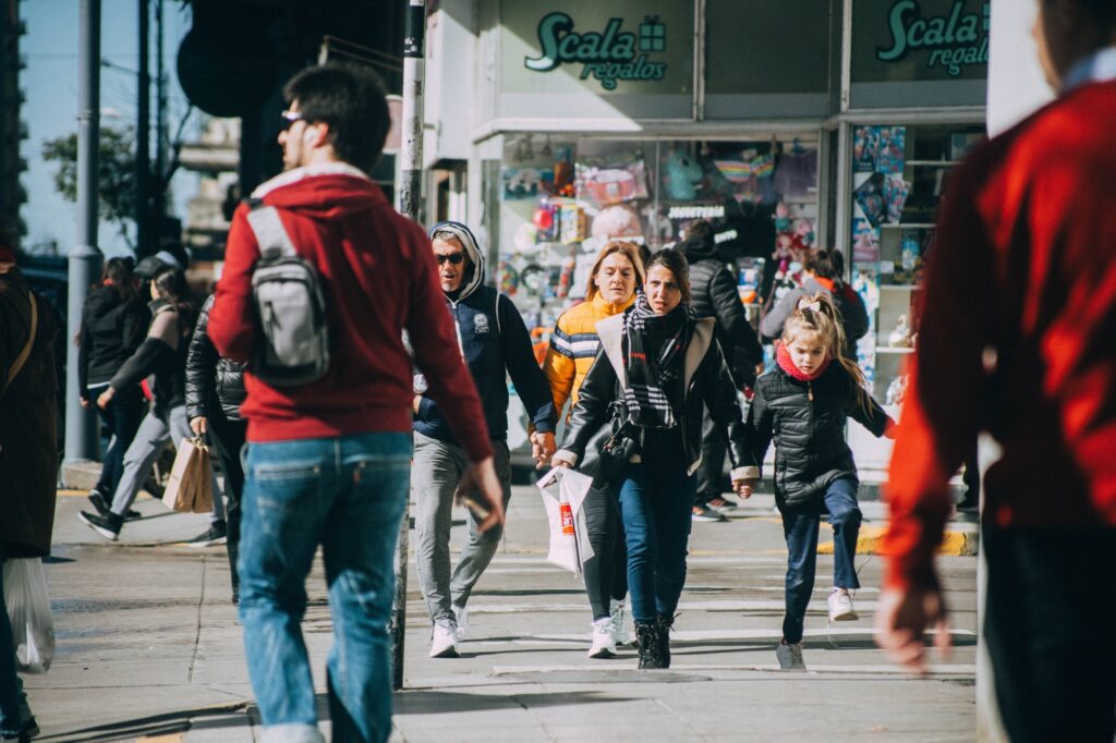 La calle Rivadavia se convierte en peatonal de 19 a 2 de la mañana
