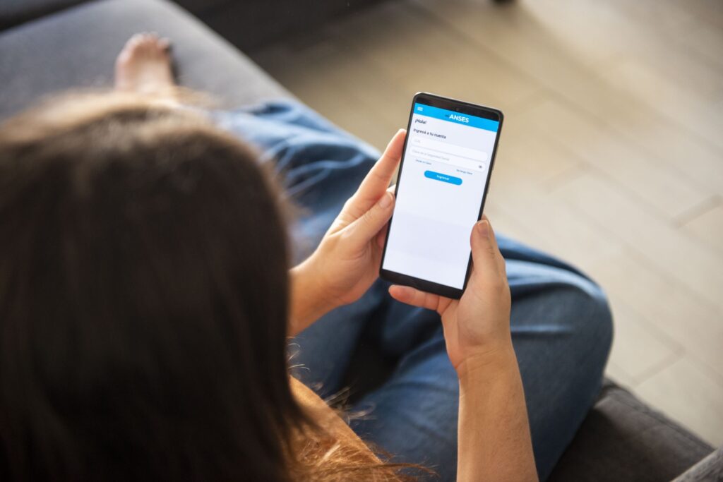 Desde ANSES alertan a los usuarios para evitar estafas