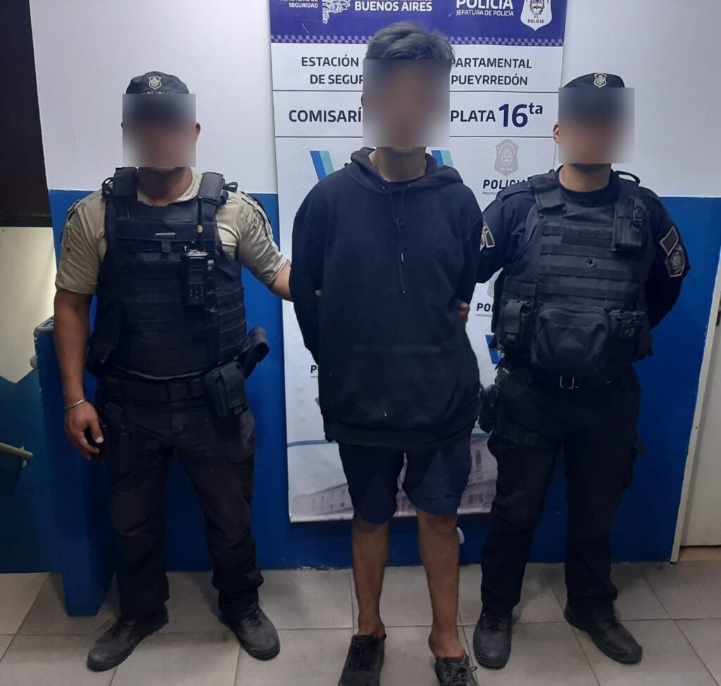 Armado en moto intentó robar a una conductora, generó un choque, agredió a la policía y terminó en Batán