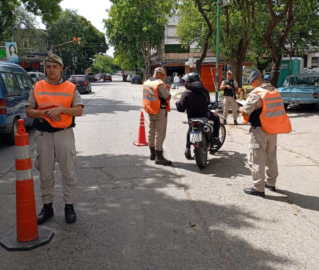 Circulaba con una licencia de conducir apócrifa pero lo descubrieron en un control