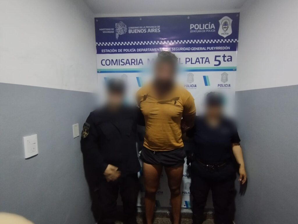 Turista venía pisteando y chocó con la policía tras intentar escapar: aprehendido