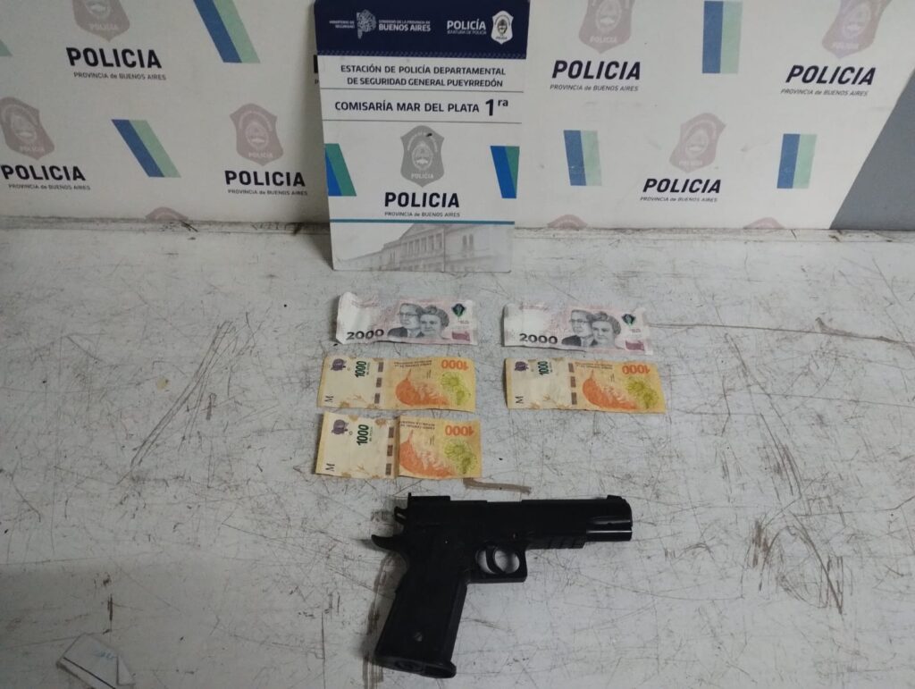 Asaltaron a una pareja con un arma de utilería y les salió mal: aprehendidos