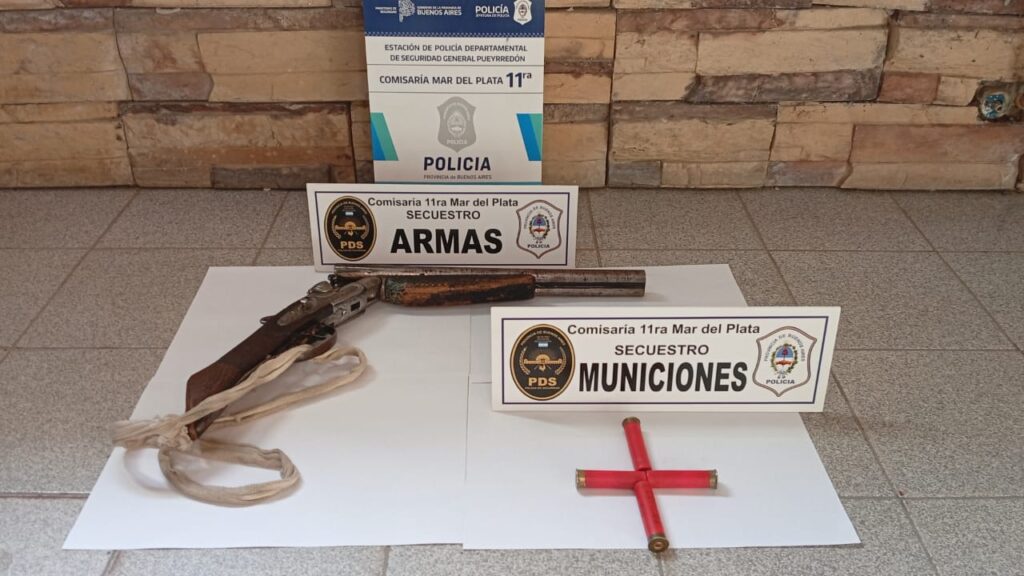 Llevaba una escopeta escondida y cayó cuando fueron a buscar a otro por disparar contra un hombre