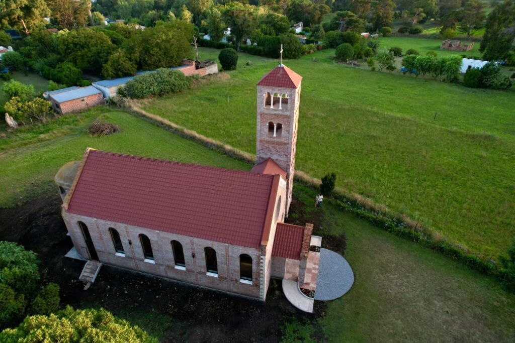 Video: inauguran una nueva Capilla en Sierra de Los Padres