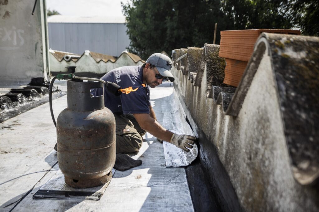 La Municipalidad avanza con obras de mantenimiento en escuelas y jardines de infantes