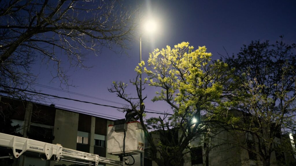 El Municipio inició un proyecto de restauración de luminarias de sodio a LED