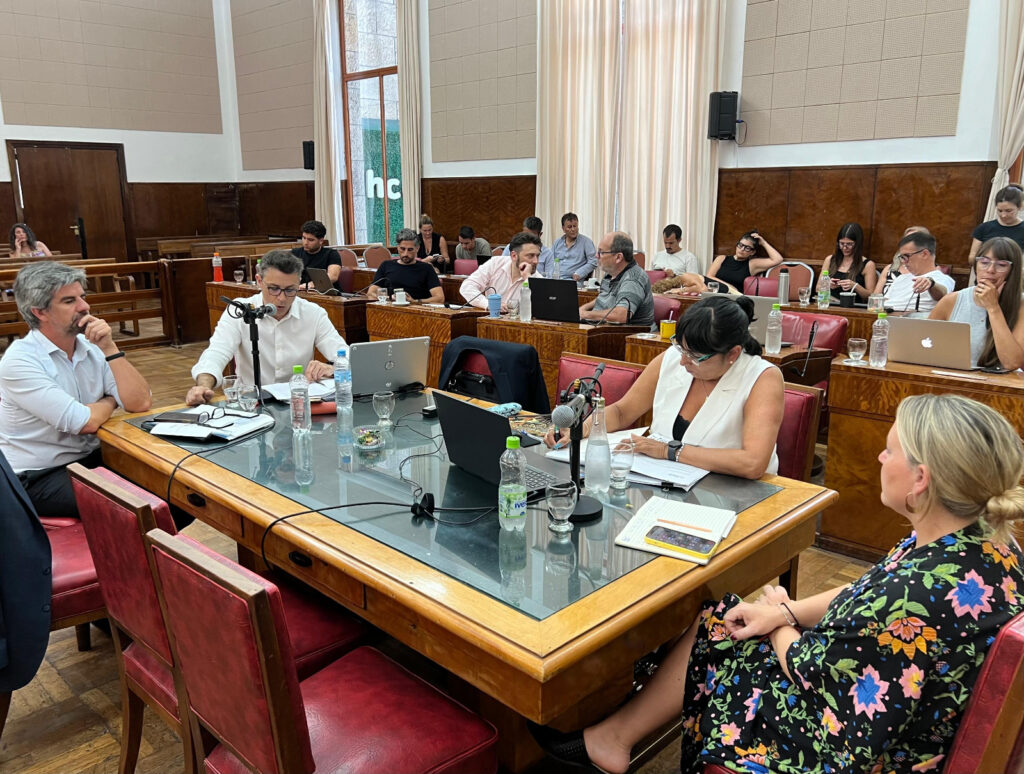 Martinelli presentó el Presupuesto 2025 del Ejecutivo resaltando la «reducción del gasto público»