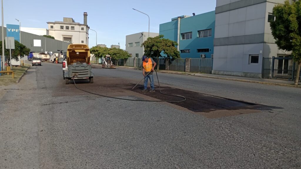 Finalizaron nuevas obras de recuperación de pavimento en el área comercial del puerto