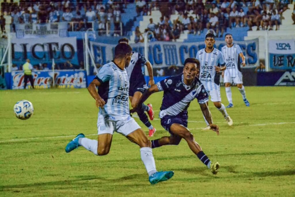 Alvarado cayó al final del partido frente a Racing de Córdoba