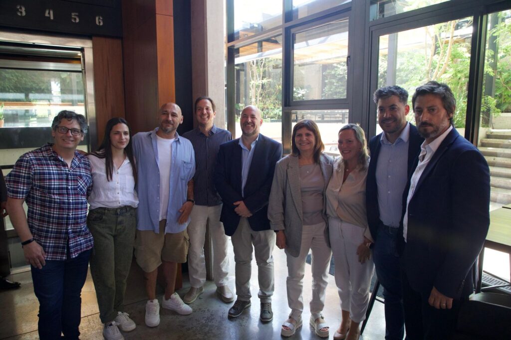 Importante pase político en la Quinta Sección: concejales de Villa Gesell se suman a La Libertad Avanza