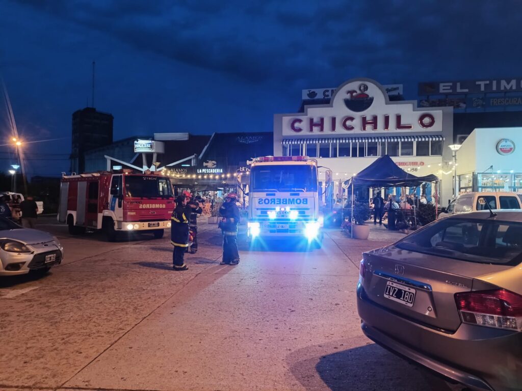 Susto en Chichilo por un incendio generado por una freidora: evacuaron el lugar