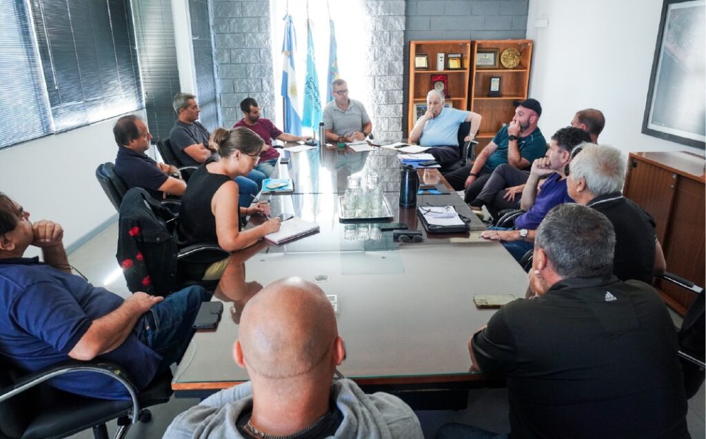 Provincia articula con el Consorcio Portuario para darle un alivio al sector pesquero marplatense