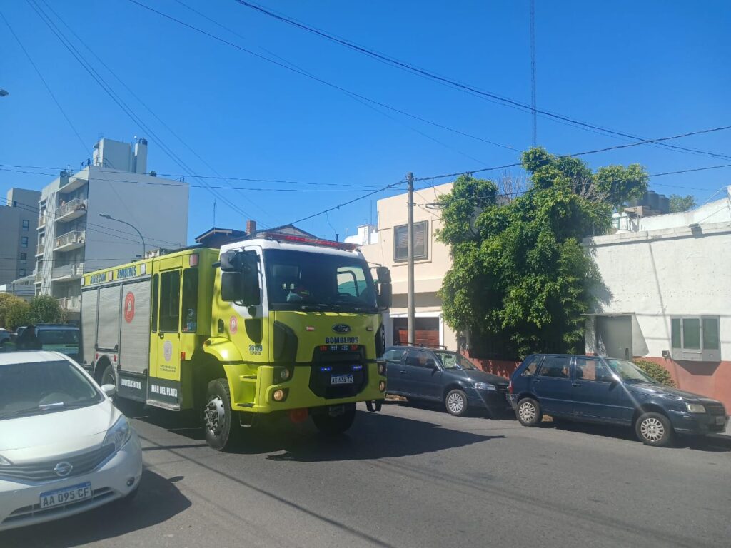 Momentos de tensión en un hogar de adultos mayores tras un principio de incendio