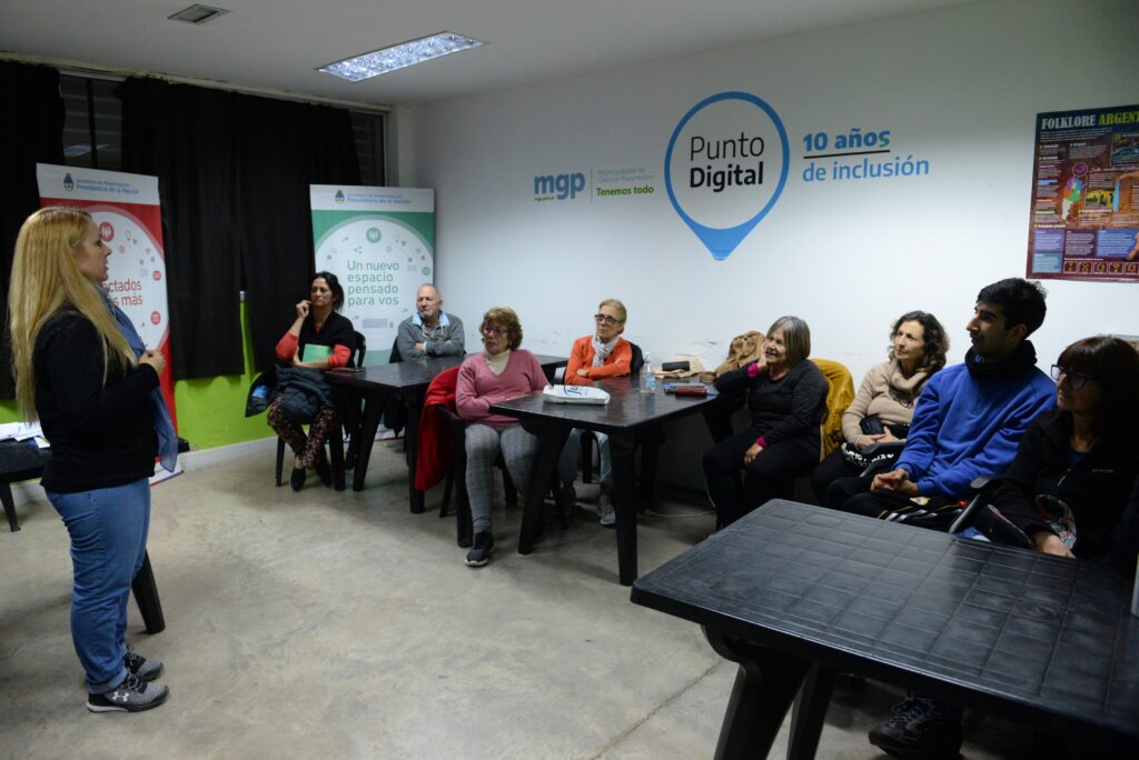 Talleres, tecnología y recreación en el Punto Digital Colinas durante febrero