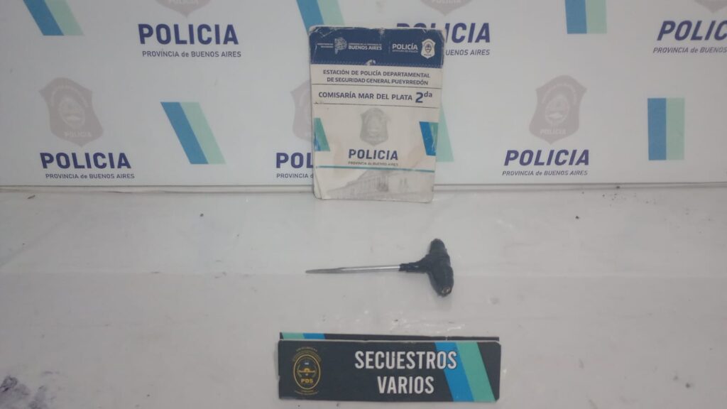 Menor con antecedentes terminó aprehendido tras ingresar a un edificio y robar dos bicicletas