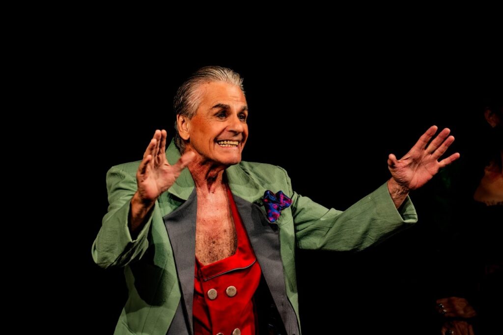 Raúl Rizzo protagoniza “Rojos globos rojos” de Eduardo “Tato” Pavlovsky en el Auditorium