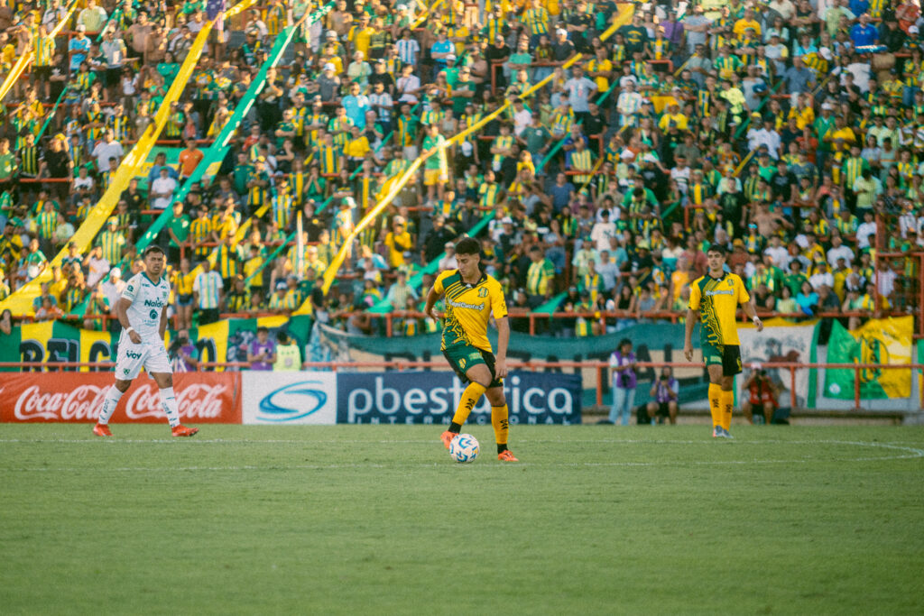 Aldosivi lo tenía pero dejó escapar dos puntos de oro frente a Sarmiento