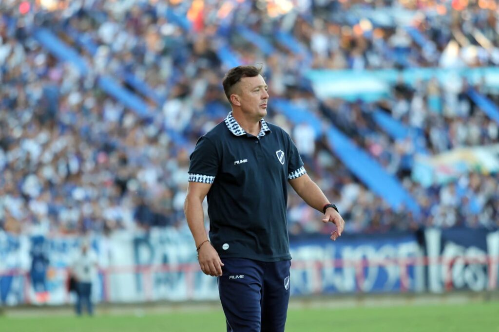Matteo dejó de ser el técnico de Alvarado