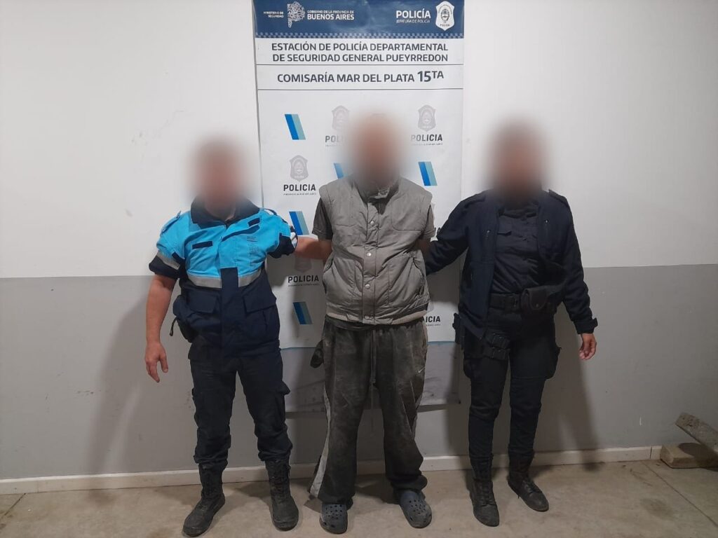 Rompió un vidrio de la casa de su ex, entró por la fuerza y le pegó a su hija