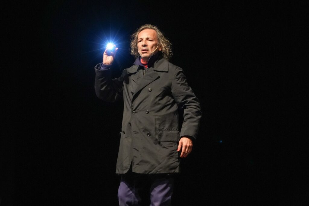 Fabián Vena vuelve con su filósofo clandestino al Auditorium