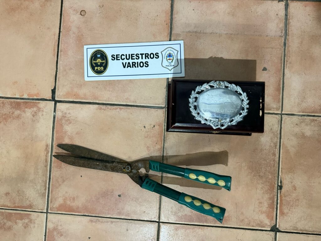 Sin límites: entró a robar a una casa y se llevó una urna con cenizas y una tijera de podar