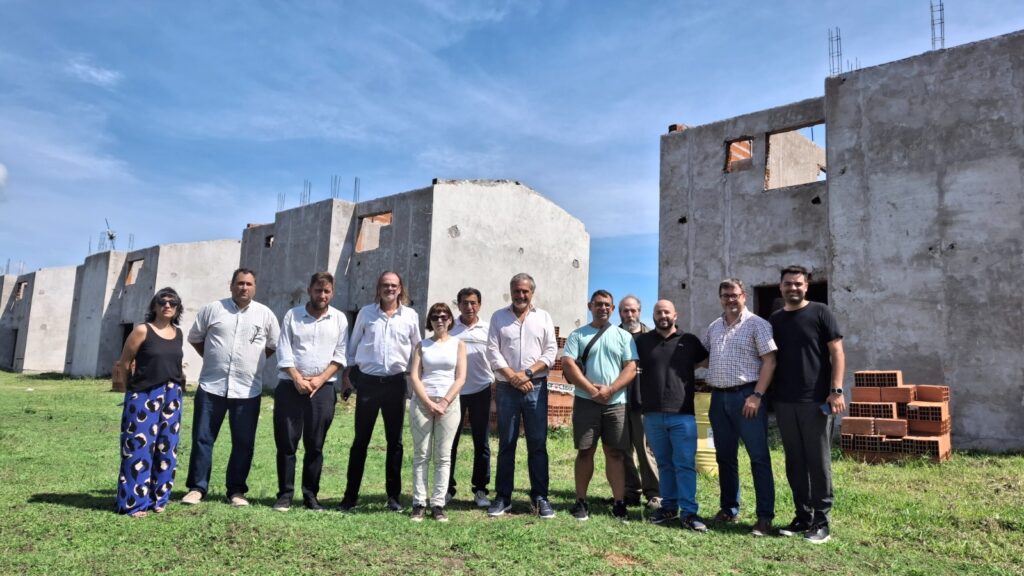 El Sindicato de Luz y Fuerza firmó un convenio para culminar las obras del Plan de Viviendas en El Martillo