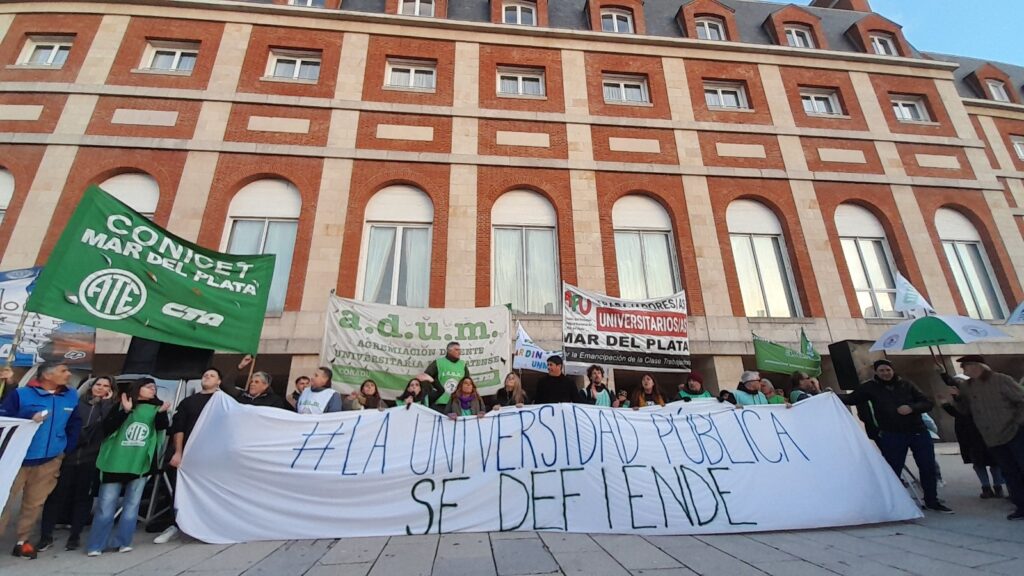 ADUM, APU Y FUM marchan este miércoles en defensa de la educación, de los salarios y las jubilaciones