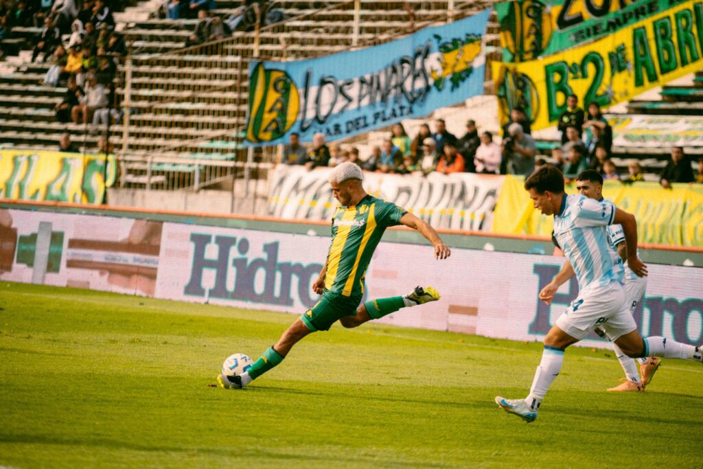 Aldosivi no pudo con Racing en el Minella