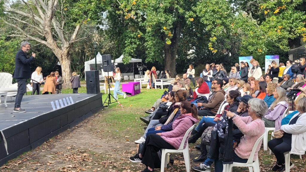 La energía de Experiencia Alquimia se vivió y disfrutó en los jardines de Villa Victoria