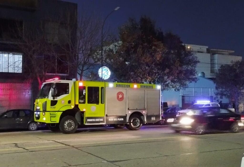 Se derrumbó la losa de una iglesia evangélica y varias personas resultaron heridas