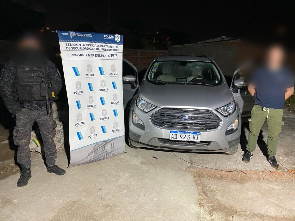 Circulaban con una camioneta robada y terminaron aprehendidos