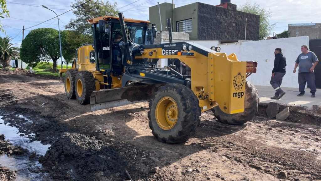 Avanza el plan de mejoras viales: comenzaron obras de cordón cuneta en Faro Norte