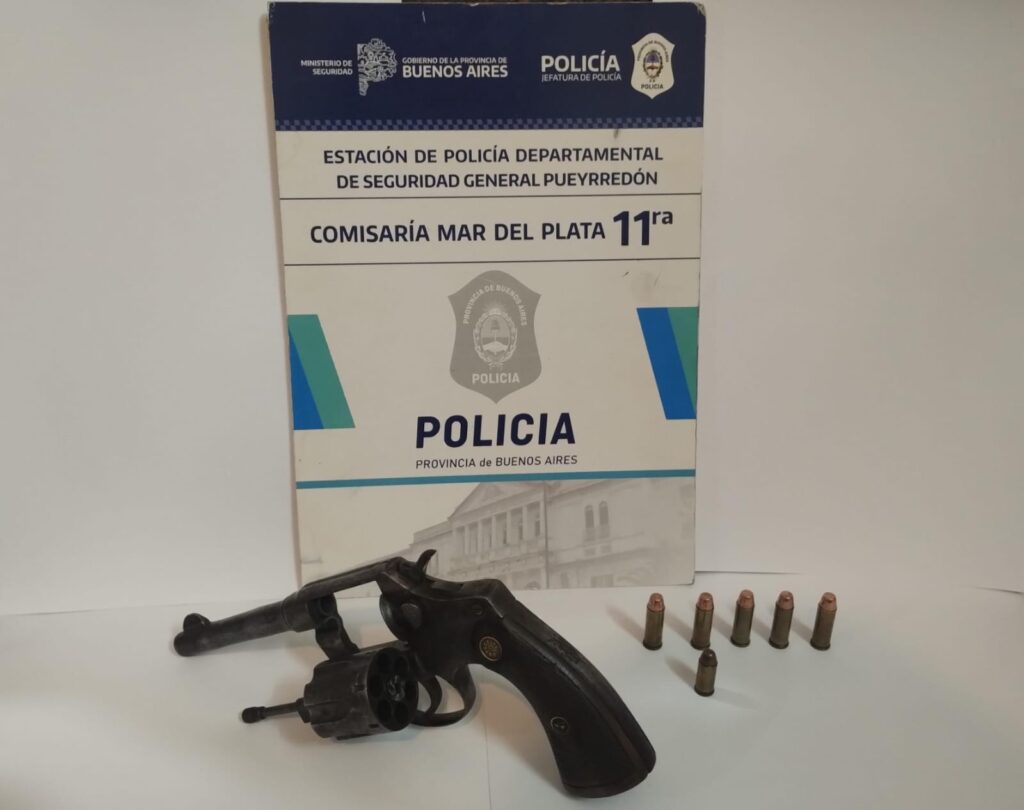 Circulaba armado en un «mercho» e intentó escapar de un control policial