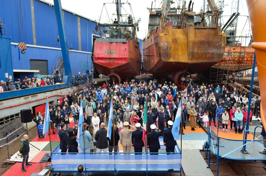 Se realizó en Mar del Plata la botadura del buque pesquero «Siempre Don Oscar»