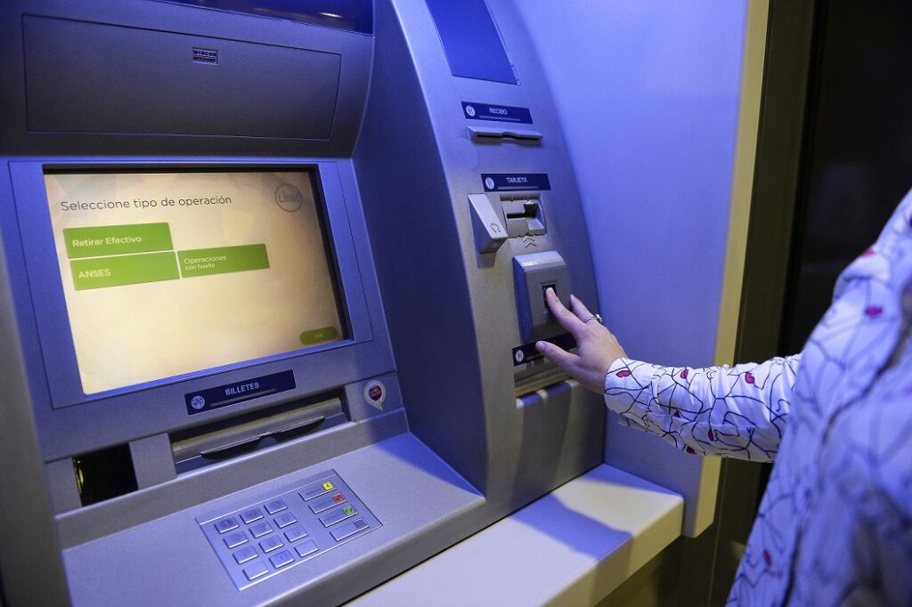 Bancos anunciaron nuevos límites para retiros en efectivo en cajeros automáticos: ¿Cuáles son los montos?