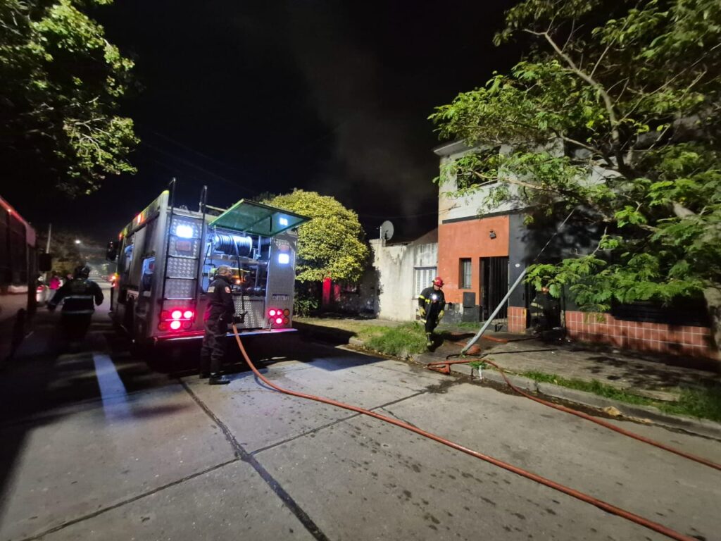 Se incendió una reconocida parrilla: autoevacuados e importantes daños materiales