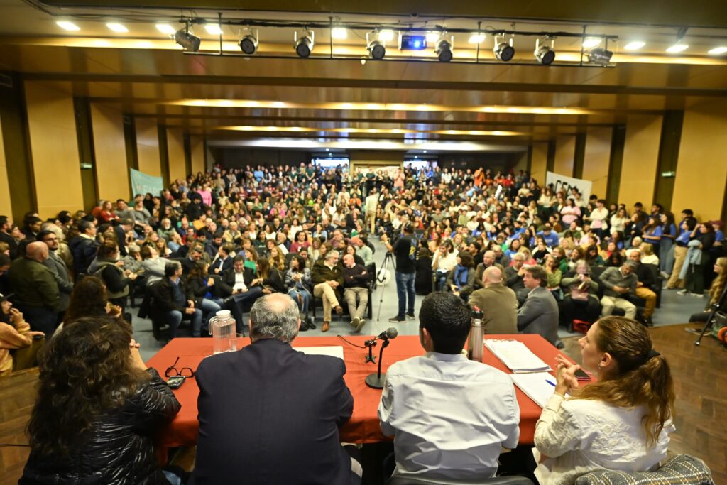 La Asamblea Universitaria aprobó por unanimidad el pase de la Escuela Superior de Medicina a Facultad