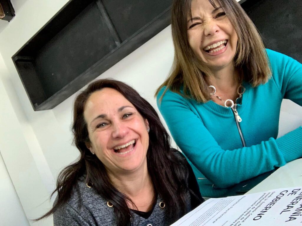 Desde LLA denuncian que dos concejalas de La Costa nombraron como asesoras a sus hijas en el HCD