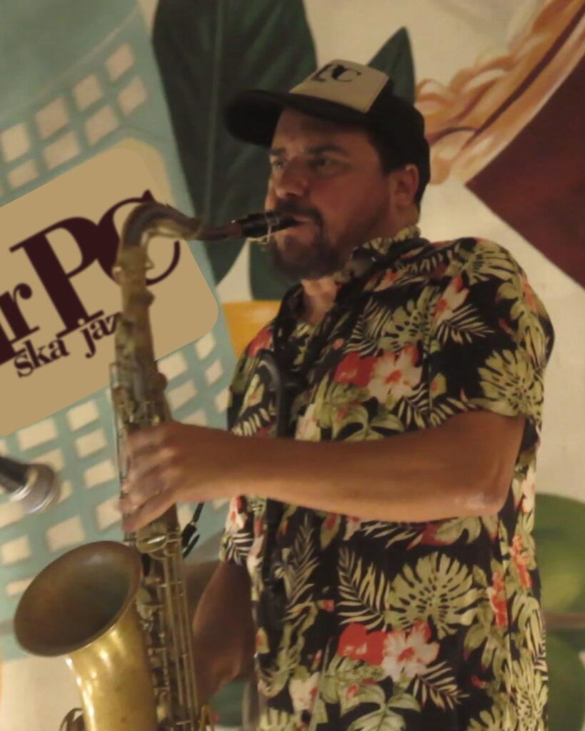 Mr. PC Ska Jazz se prepara para una noche de jazz y ska jamaiquino