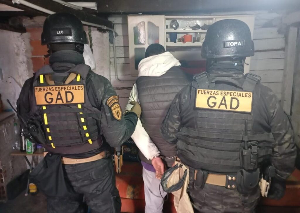 Cayó un peligros delincuente tras un robo a mano armada a un motociclista