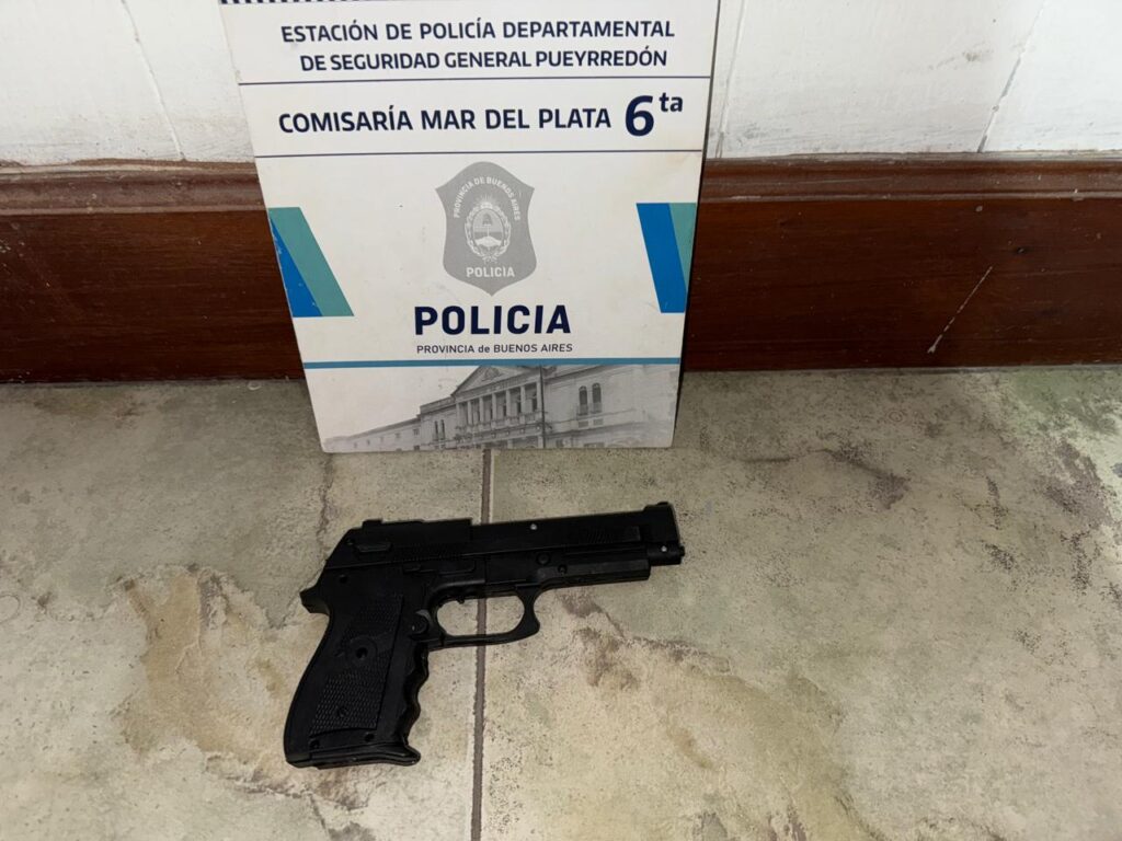 Robó una moto con un arma de utilería, lo persiguieron y terminó en Batán
