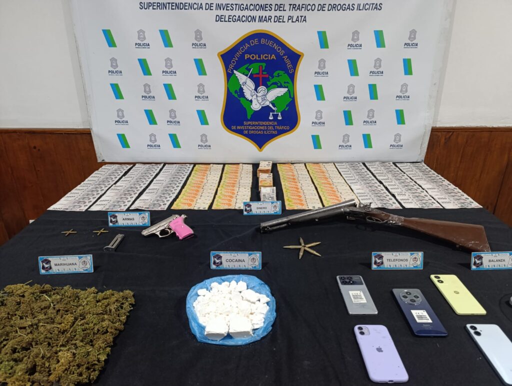 Tres mil dosis menos de cocaína en la calle y dos aprehendidos