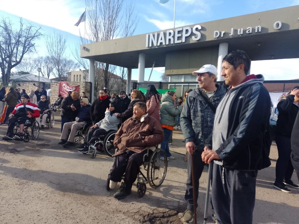 Nueva protesta de trabajadores del Inareps en reclamo de mejoras salariales y en contra de la precarización